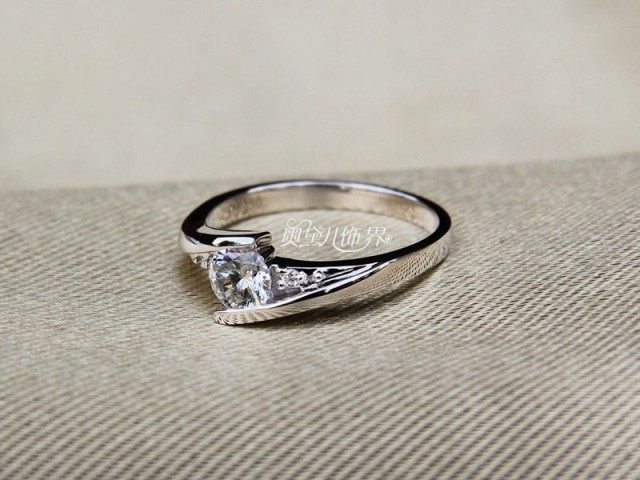 正品sona钻 错壁繁星 高仿真钻石情侣对戒指环 pt950女 50分