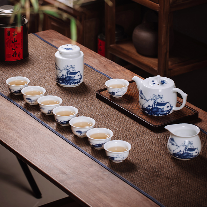 Jingdezhen hand blue and white porcelain tea sets of high - grade ceramic masters cup visitor home office gift boxes