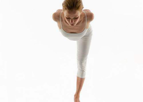 我们习惯"w"这种坐姿,危害竟这么大!