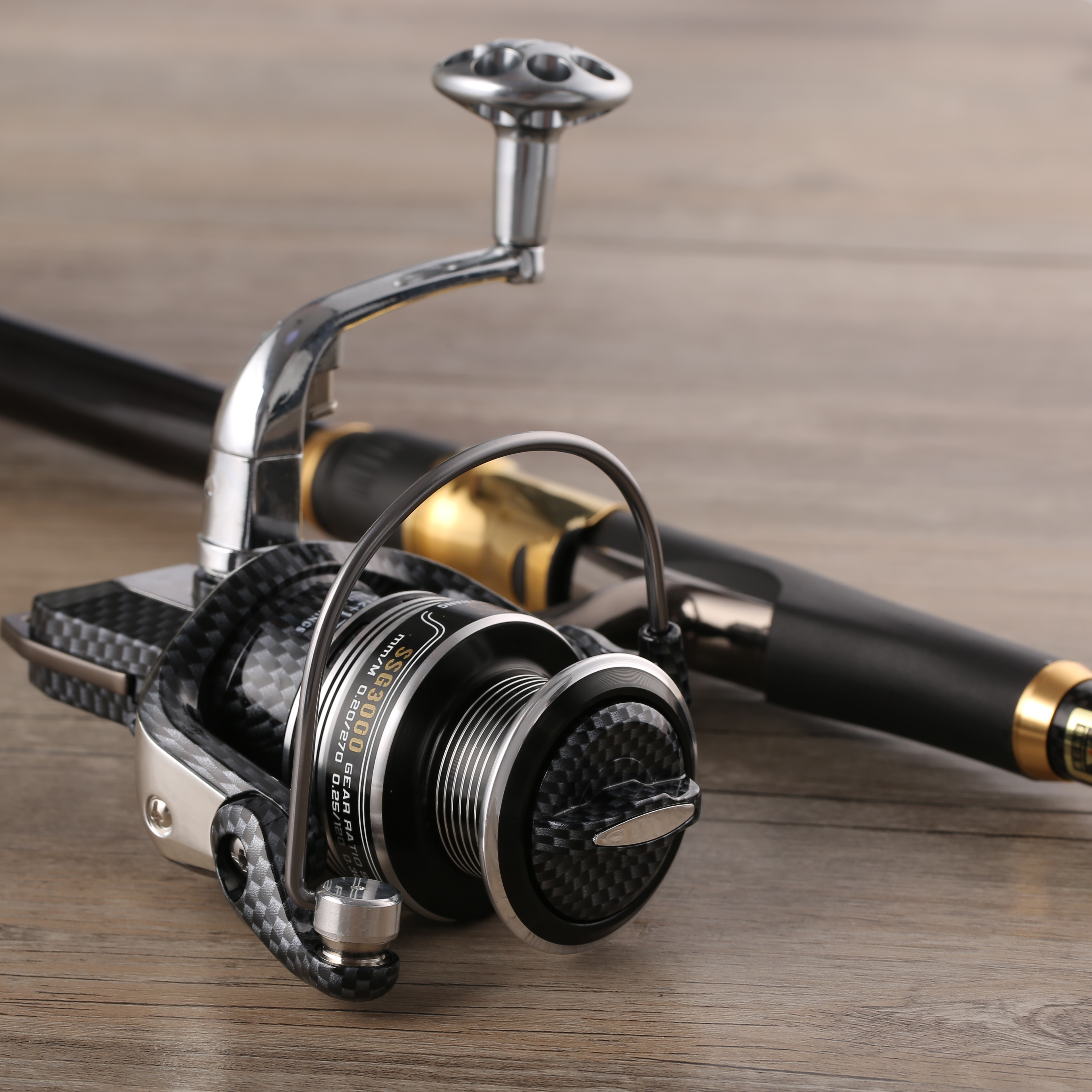 重庆爆炸小矶竿碳素鱼竿远投竿超硬海竿海钓竿矶杆抛竿套装_不打折