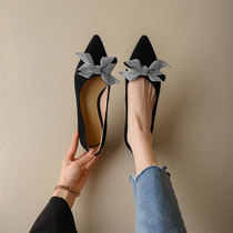 Pins are great to wear ~ small crowddesign new butterfly knot flat bottom shoes one foot pedal Grandma shoes female pointed single shoes