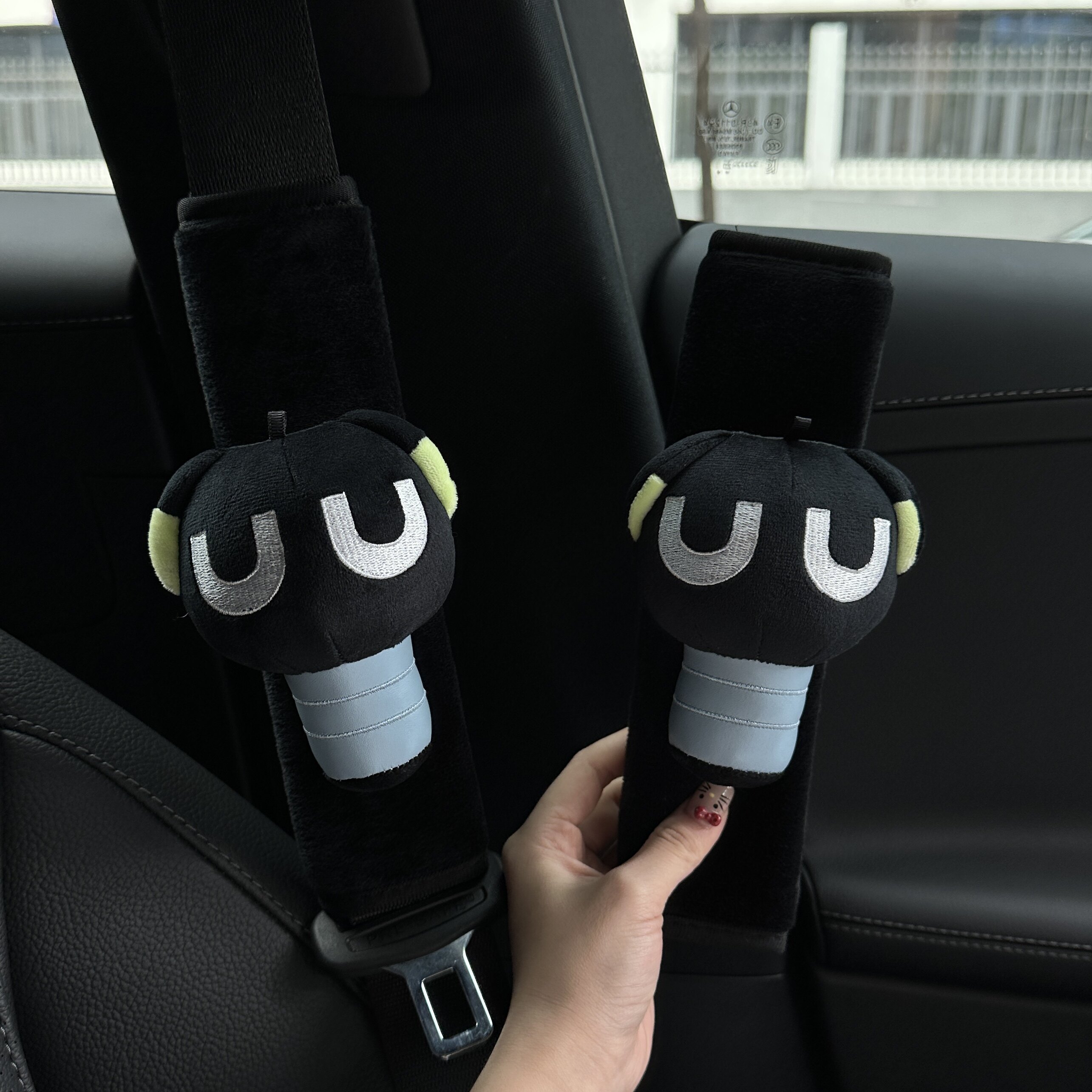 🚗🌟告别勒脖子,罗小黑安全带护肩套带你享受舒适驾驶🌟🚗