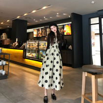 2022 New autumn and winter net red womens clothing early autumn fashion temperament Euros and European and American wind-ins dresses