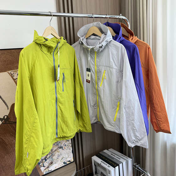 Outdoor mountain series! Three-dimensional contrasting colors! Foreign trade men's summer couple's style light and breathable hooded sun protection jacket
Outdoor mountain series! Three-dimensional contrasting colors! Foreign trade men's summer couple's style light and breathable hooded sun protection jacket