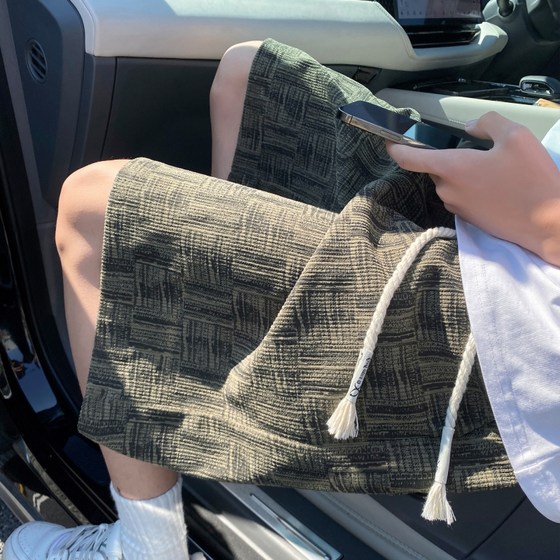 American plaid full-print shorts men wear trendy brand loose large-size beach pants for boys casual five-point pants
American plaid full-print shorts men wear trendy brand loose large-size beach pants for boys casual five-point pants