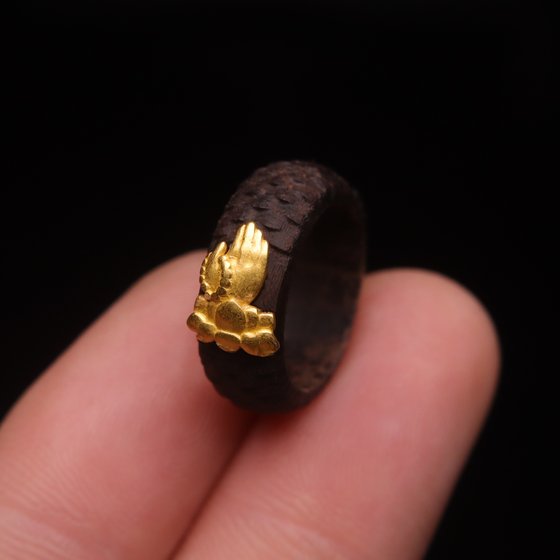 고대 금 액세서리 천연 agarwood with vin ears baby buddha 손자 수부 만트라 달리기 반지 문화 액세서리 고대 금 액세서리 천연 agarwood with vin ears baby buddha 손자 수부 만트라 달리기 반지 문화 액세서리