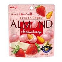 Japan imports the snacks Meiji Meiji ALMOND almond sandwich strawberry chocolate bagged 47g