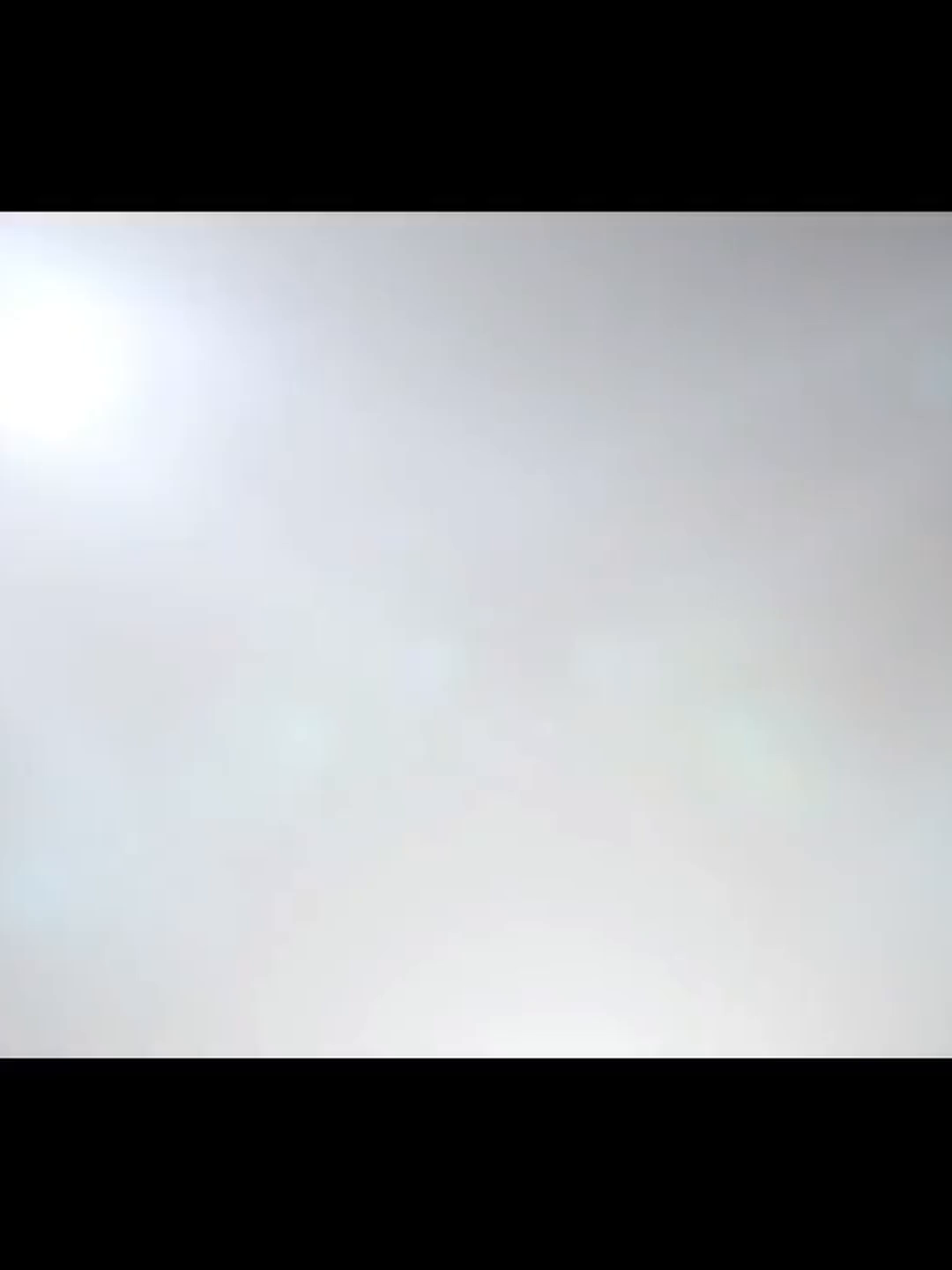 为诸如何样夏天做志愿产品都选镂空工装马甲。