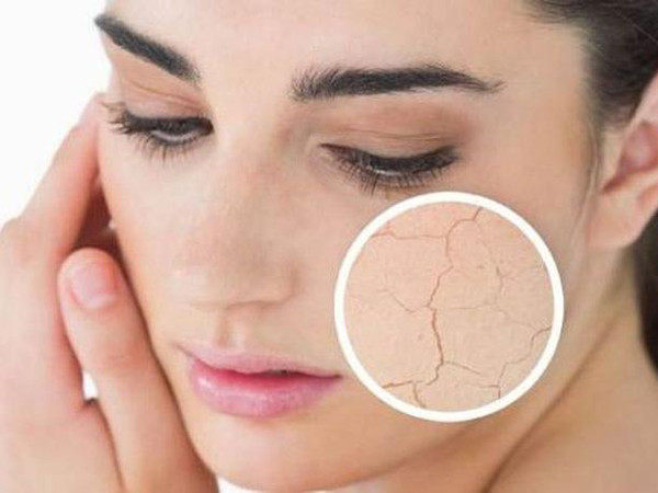 淡淡的清香,解决肌肤干燥缺水问题.          标婷维生素e