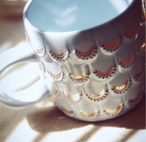 Starbucks is 2017th anniversary limited white fish scale classic retro do old embossed ceramic mug