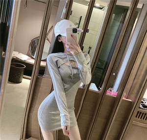 Autumn new Hong Kong style new hooded short Sweater Top + slim vest dress set