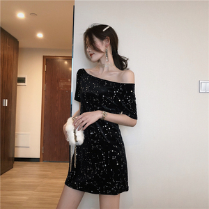 One line star Short Sleeve Dress