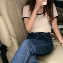 In the summer of 2021 the new chic Korean version of the design sense hit the color-collar short-sleeved knitted shirt and the feminine is thinner-collar top