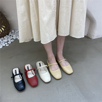 Korean bun head with sandals and slippers Women wear half slippers outside the new red and ancient flat bottom in spring and summer 2022