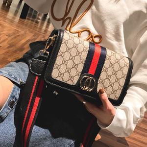 小包包女2019新款潮韩版百搭宽带斜挎包女包个性时尚小方包单肩包