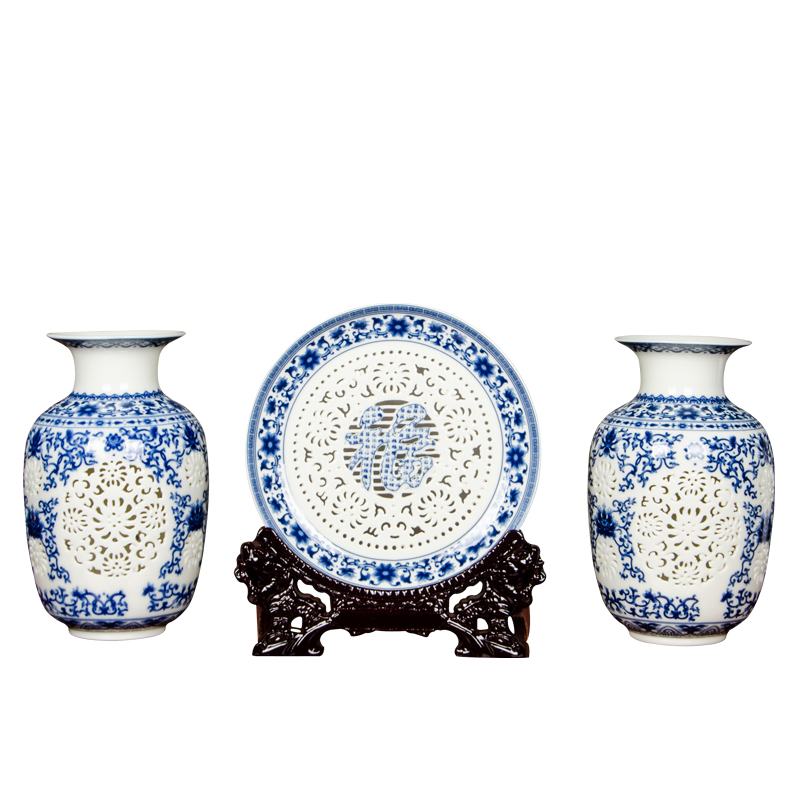 Hollow out of the blue and white porcelain vase furnishing articles three - piece archaize new Chinese flower arrangement sitting room adornment jingdezhen ceramics