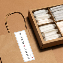 New Year gift pineapple cake Taiwanese specialty traditional handmade pastry New Year snack gift bag