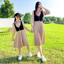 Parent-child dress fashion dress suit 2022 autumn new foreign style mother and daughter vest vest pleated skirt two-piece trendy