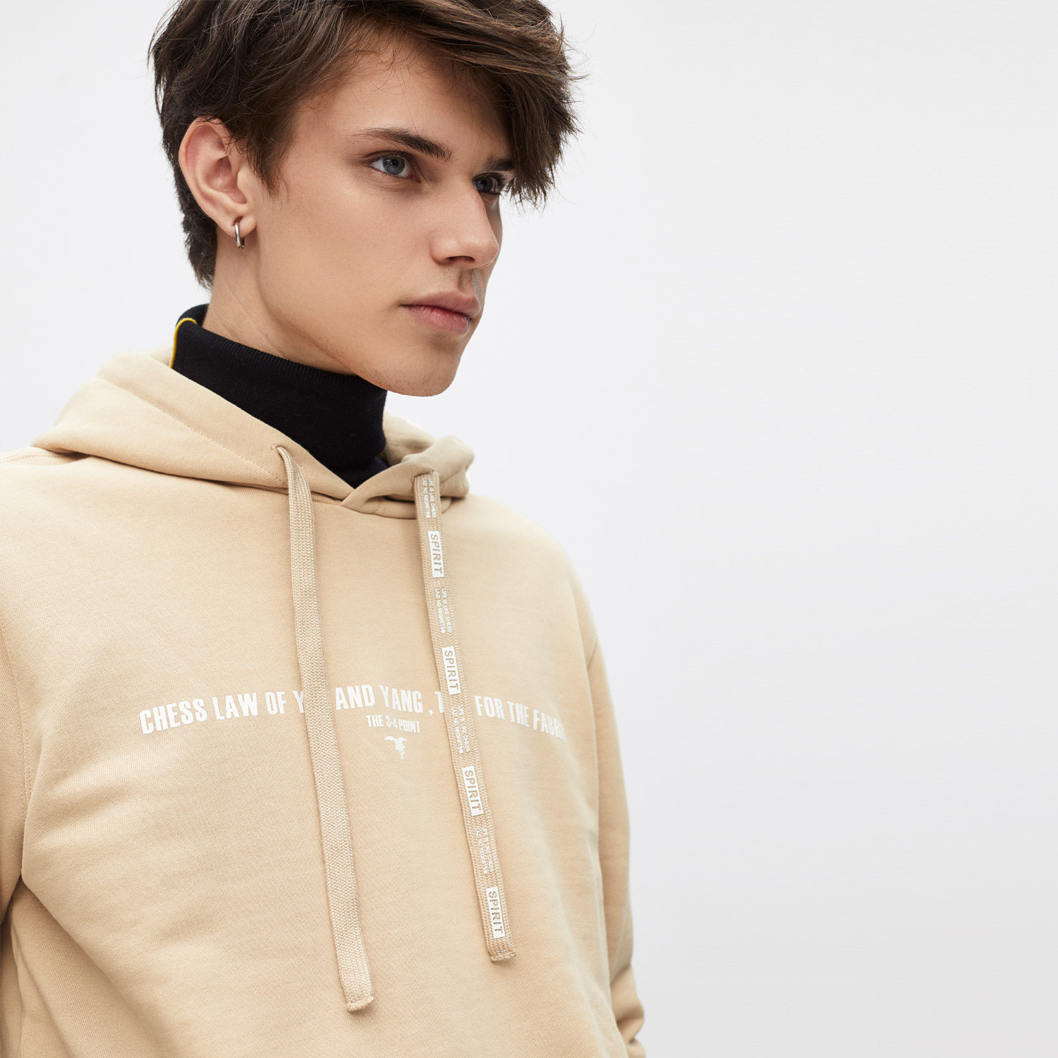 黑鲸hlajeans后背刺绣连帽卫衣男2018秋季新品宽松兜帽衫男_折222网