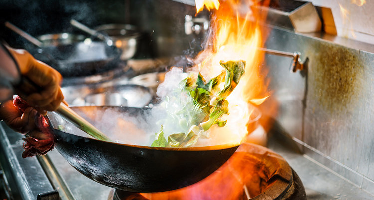 谁言厨房不能开敞,看我无烟炉火炊