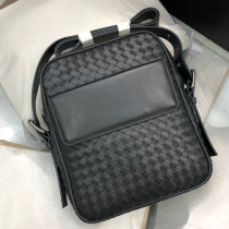 Calf Leather Woven Mens Mailbag 2022 New Fashion Business Casual Single Shoulder Skewed Satchel