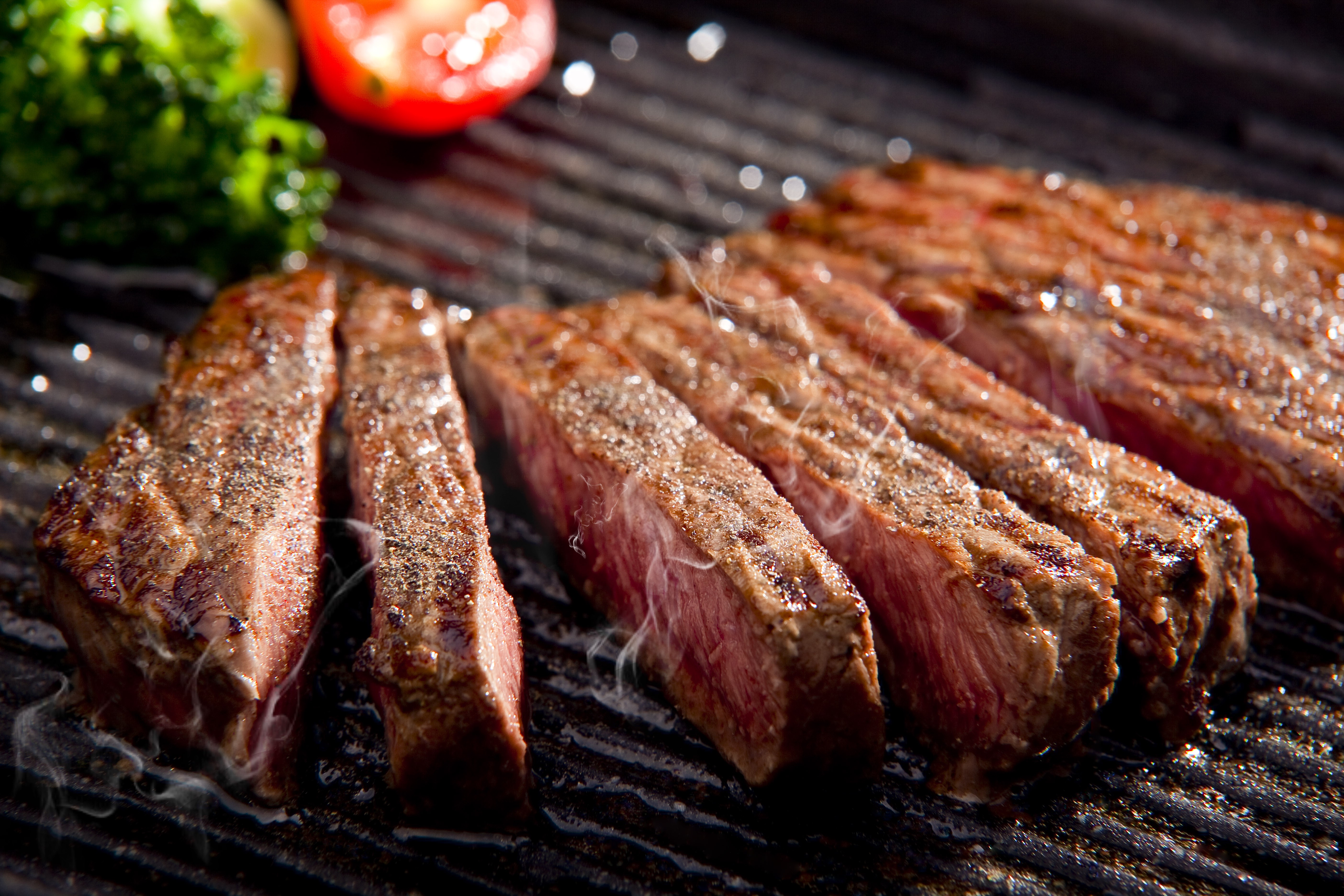 西餐厅里,牛排怎么吃最高级