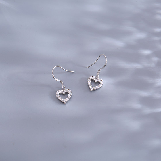 S925 sterling silver flash diamond love earrings, Japanese and Korean temperament diamond hollow heart -shaped short earrings 2022 new ear hook S925 sterling silver flash diamond love earrings, Japanese and Korean temperament diamond hollow heart -shaped short earrings 2022 new ear hook