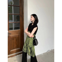 2022 Spring Summer Design Sensation Green Collage of Multi-Section Hollowed-out Atmosphere Sensation Flow Su Knit Vest Tandem Skirt Woman