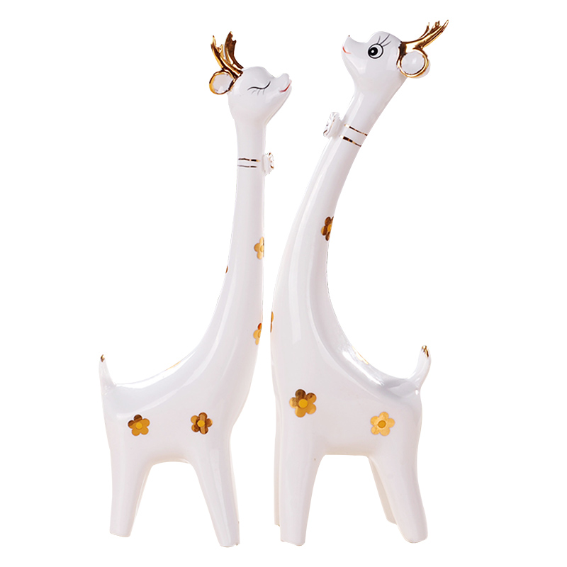 The Sequence of the strong ceramic crafts are giraffes couples contracted fashion household hallway decoration, lovely gift