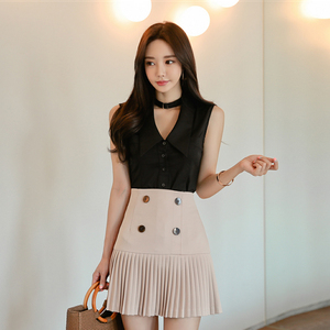 Korean summer metal button cut V-neck top and double breasted half pleated skirt