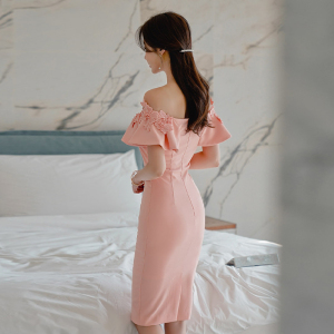 Spring Korean version of off shoulder one line Lace Panel lotus leaf hanging sleeve slim dress