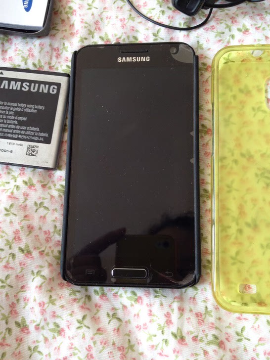 韩国三星手机e120l,屏幕被手机不小心摔坏,电池黑屏,299包邮iphone4外甥多少毫安图片