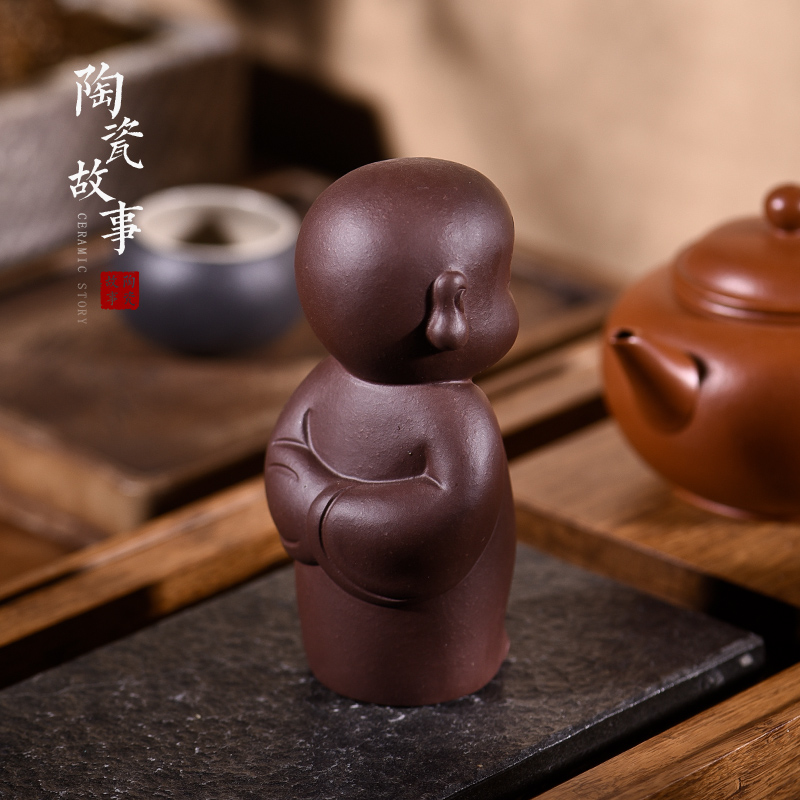 Ceramic purple Japanese story furnishing articles pet boutique tea can keep tea tea accessories play the young monk tea table decoration