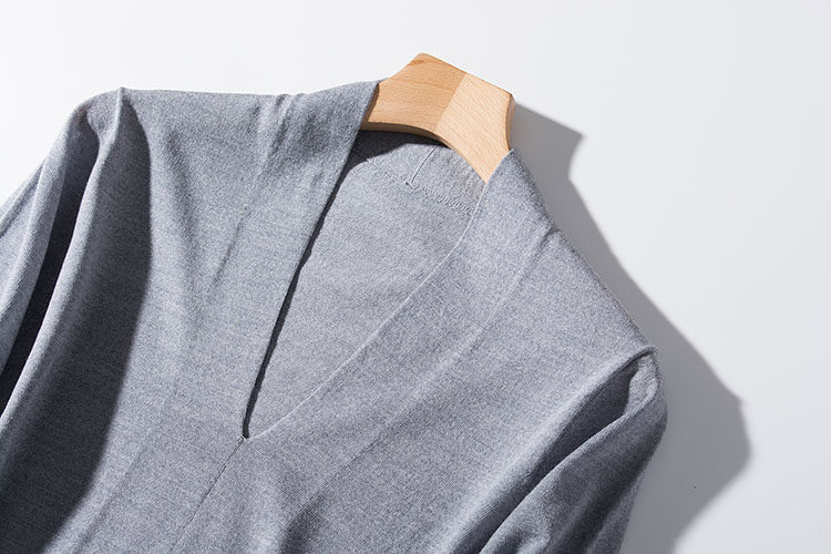 夏季超薄舒适v字和尚领100超细美利奴羊毛中袖针织微宽松毛衣女