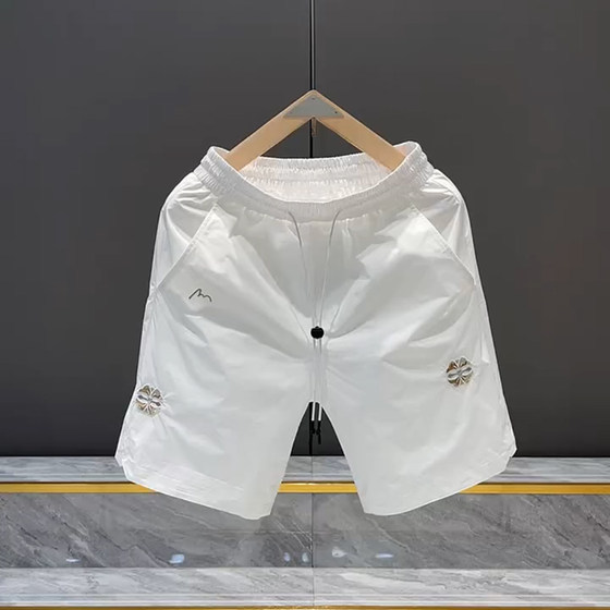 2025 summer new men's mid-trousers European five-point quick-drying breathable shorts men's trendy loose Korean style handsome
2025 summer new men's mid-trousers European five-point quick-drying breathable shorts men's trendy loose Korean style handsome
