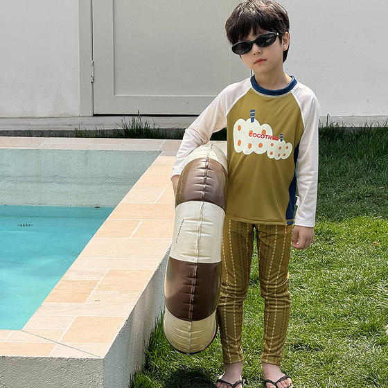 Children's swimsuits, boys split long sleeves, 2025 new style, small and medium-sized boys swimsuits, sun protection and swimming trunk set
Children's swimsuits, boys split long sleeves, 2025 new style, small and medium-sized boys swimsuits, sun protection and swimming trunk set