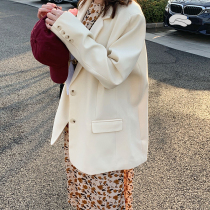 White small suit jacket woman 2022 early spring autumn short section Korean teas small west suit small sub bursting fashion temperament