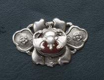 Old silver art inlaid with old material cap flower