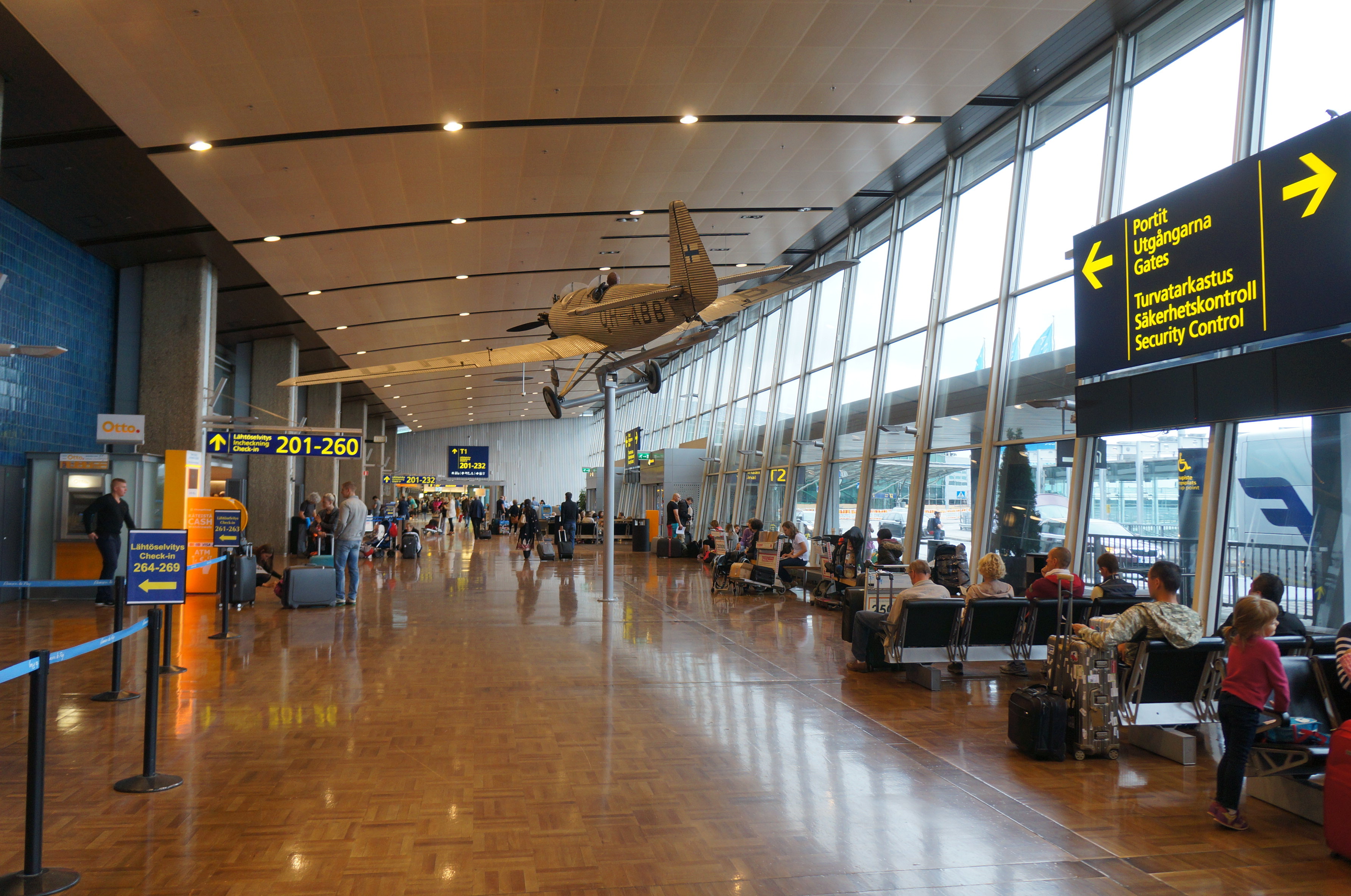 你肯定不知道机场候机厅为什么要建那么高?