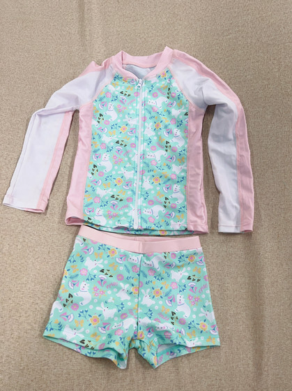 Foreign trade original export girl middle and big children swimsuit split two-piece set long sleeve sun protection 100-150 sizes
Foreign trade original export girl middle and big children swimsuit split two-piece set long sleeve sun protection 100-150 sizes
