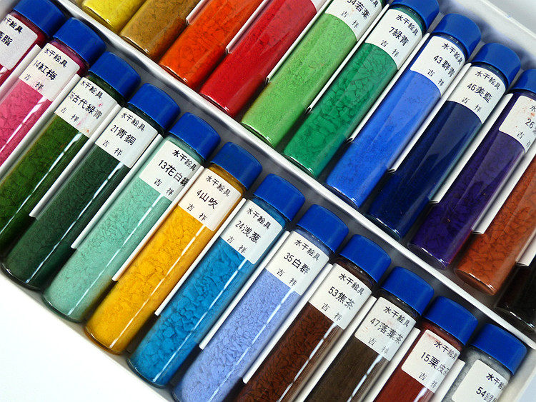 日本进口 吉祥水干绘具 12/24/30色套装 水干矿物色 国画颜料