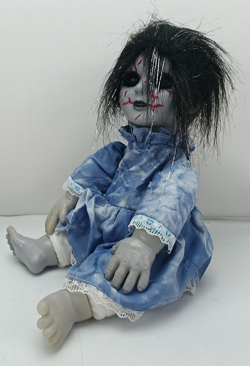 万圣节鬼屋逃脱恐怖电动走路鬼娃娃公仔声控感应鬼婴叫毛绒玩具