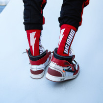 Fashion mid-tube trendy brand sports lightning letter men and women socks wholesale couples hip-hop dance thick skate socks