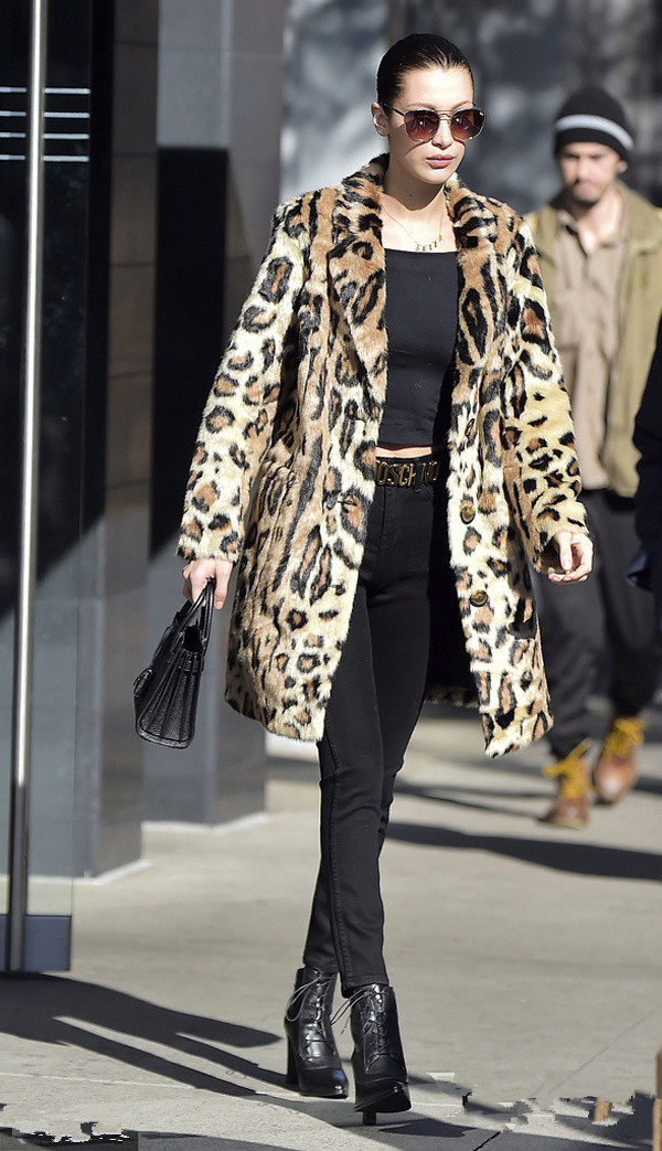豹纹外套如何搭配 教你穿出女王气场