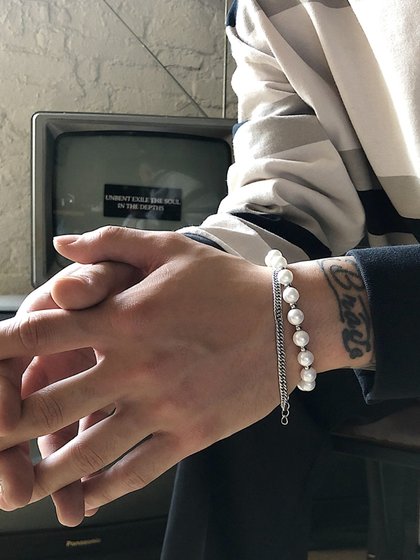 SAZ 이중층 진주 팔찌 조절 가능한 체인 기질 단순하고 다목적 두껍고 얇고 얇은 힙합 수제 남성 및 여성 트렌디 SAZ 이중층 진주 팔찌 조절 가능한 체인 기질 단순하고 다목적 두껍고 얇고 얇은 힙합 수제 남성 및 여성 트렌디