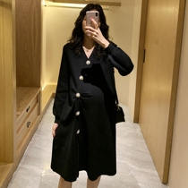 Pregnant women dress autumn winter dress Korean temperament celebrity v collar thin black knitted base skirt hot mom fashion