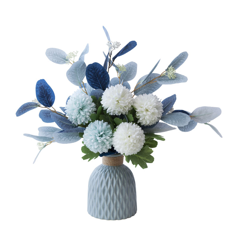 Mediterranean Jane simulation flower art beauty of Japanese blue and white porcelain vase eucalyptus eucalyptus leaves silk suit furnishing articles