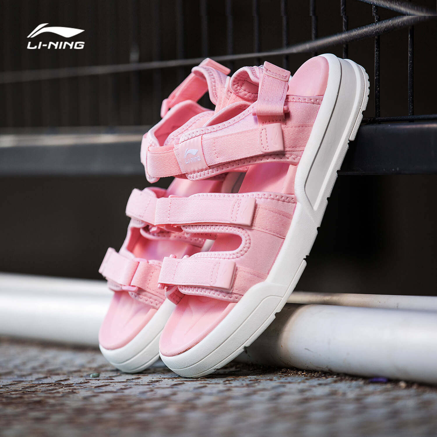 李宁凉鞋男女同款新款轻便魔术贴情侣鞋时尚经典夏季运动鞋