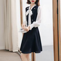 Spring womens 2021 New French retro dress design sense niche Hepburn style slim skirt