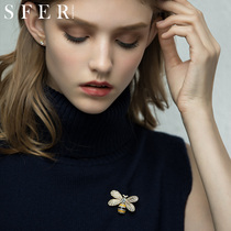 Bee brooch female corsage accessories jacket pin cardigan simple all-time high-end to give girlfriends birthday gifts